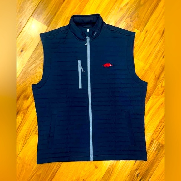 Razorback fans! Johnnie-O vest, mens medium but runs bigger, NEW ($198)! 🔥 - Picture 1 of 3